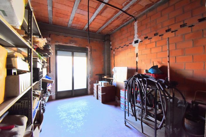 Image No.13-5 Bed Townhouse for sale