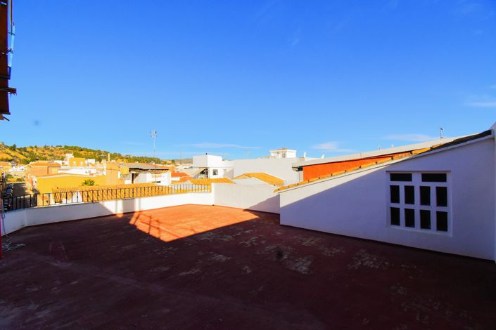 Image No.2-5 Bed Townhouse for sale