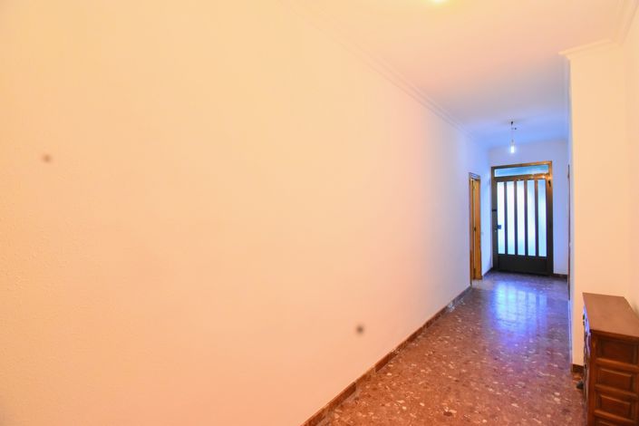 Image No.5-5 Bed Townhouse for sale