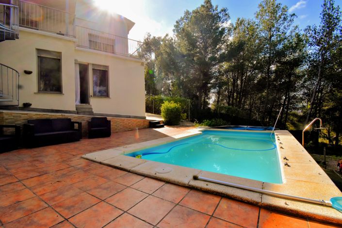 Image No.2-4 Bed Villa for sale