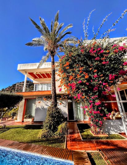 Image No.1-3 Bed Villa for sale