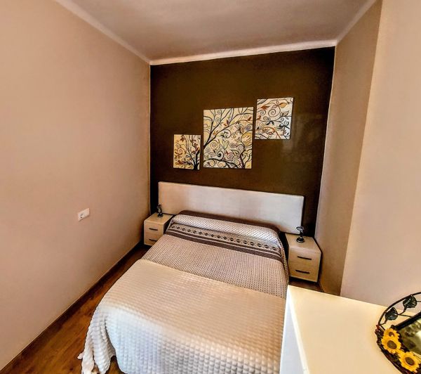 Image No.8-6 Bed Villa for sale