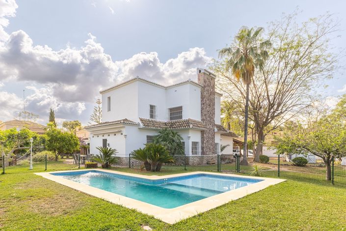 Image No.1-6 Bed Villa for sale
