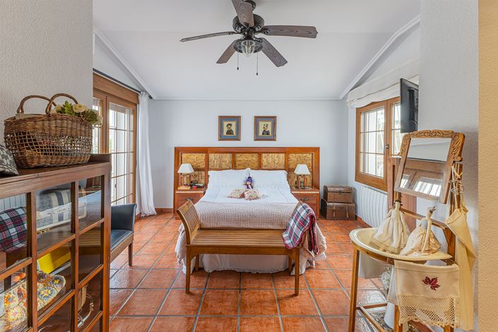 Image No.19-6 Bed Villa for sale