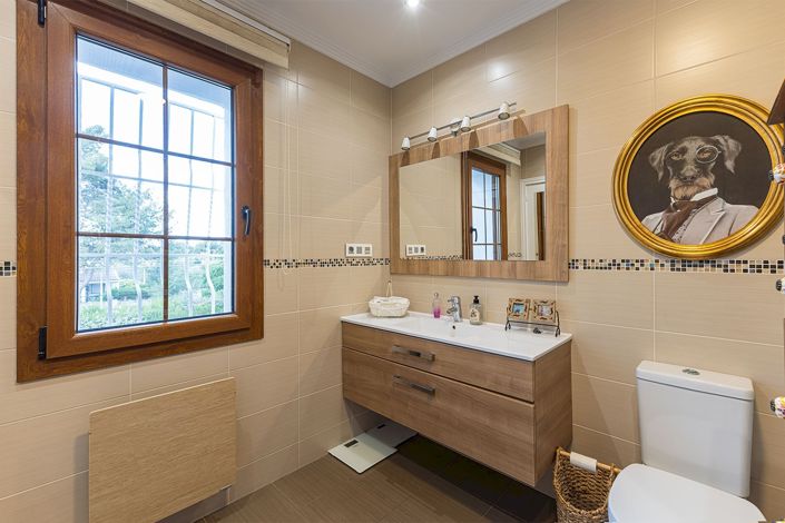 Image No.20-6 Bed Villa for sale