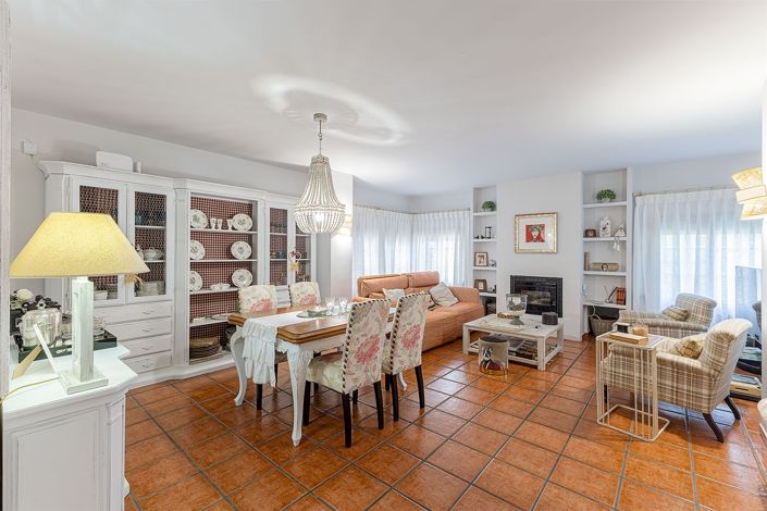 Image No.4-6 Bed Villa for sale