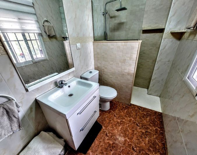 Image No.9-7 Bed Villa for sale