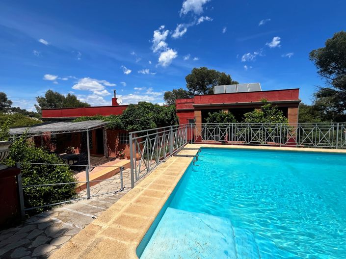 Image No.1-6 Bed Villa for sale