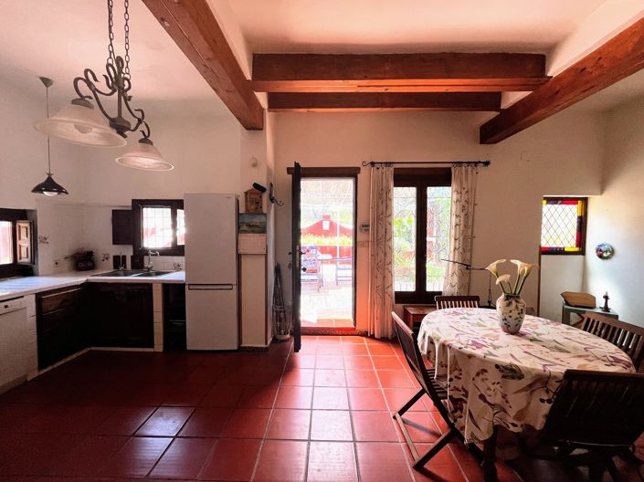 Image No.8-6 Bed Villa for sale