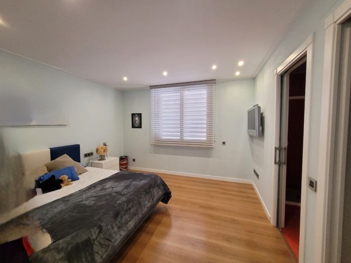 Image No.12-4 Bed Villa for sale