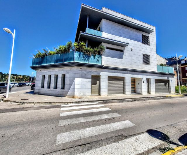 Image No.38-4 Bed Villa for sale