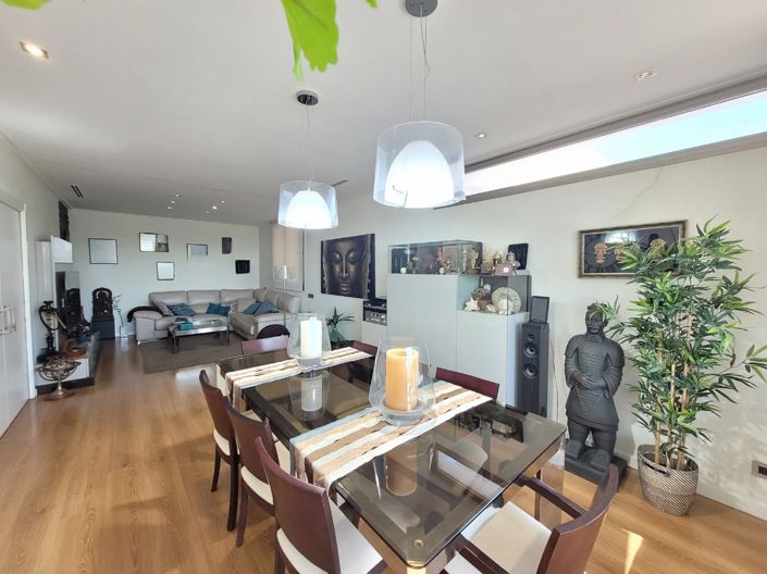 Image No.4-4 Bed Villa for sale