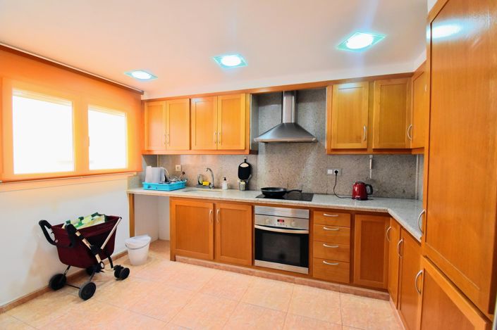 Image No.11-3 Bed Property for sale