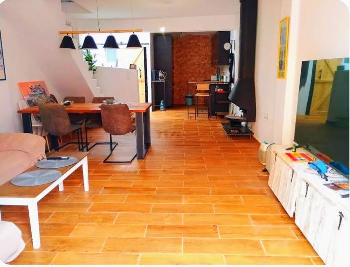 Image No.1-1 Bed Townhouse for sale
