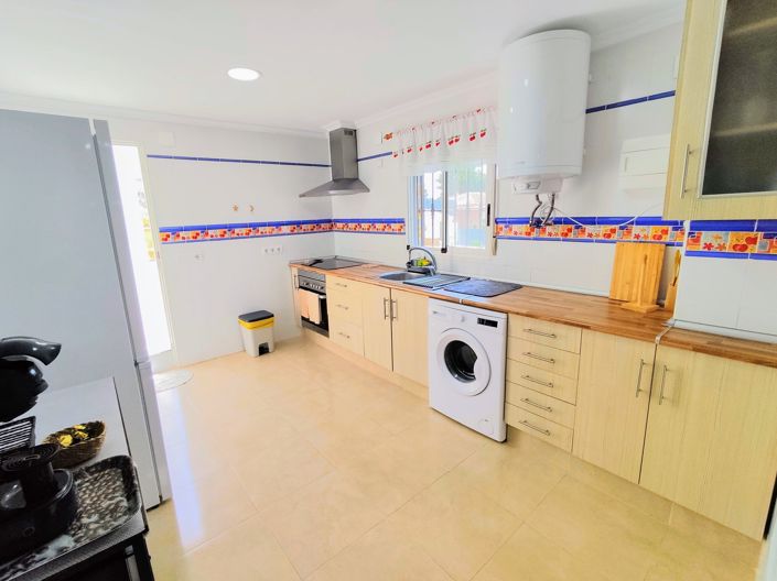 Image No.6-6 Bed Villa for sale