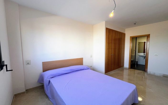 Image No.17-2 Bed Property for sale