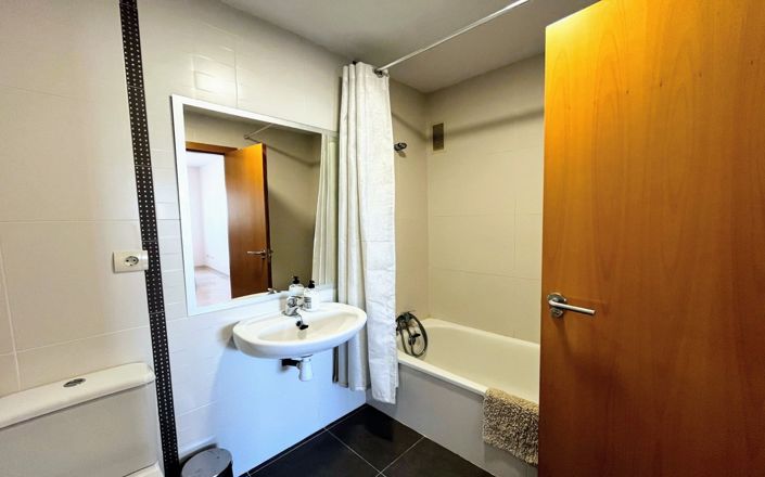 Image No.19-2 Bed Property for sale