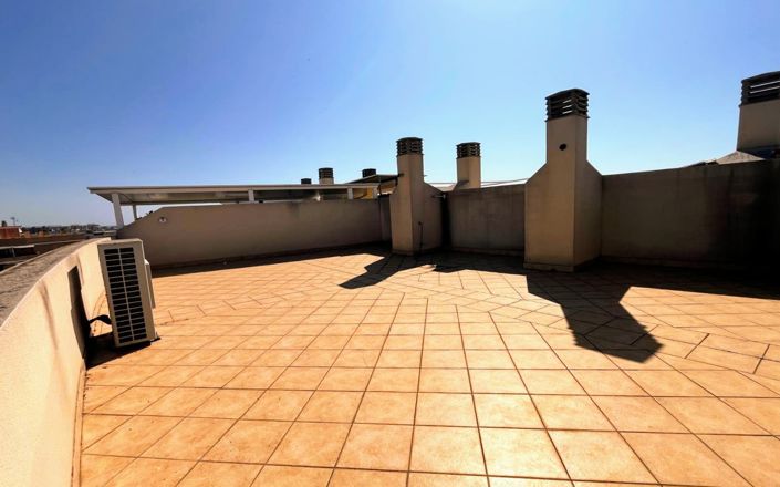 Image No.22-2 Bed Property for sale