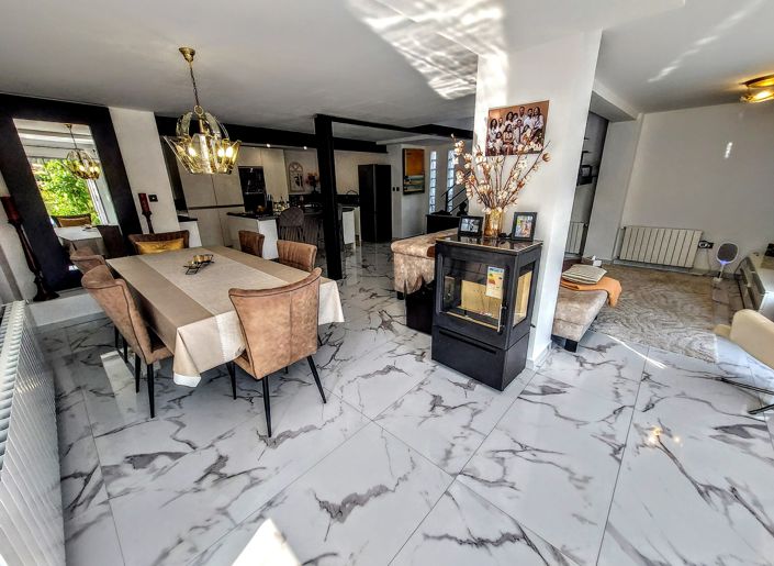 Image No.4-4 Bed Villa for sale