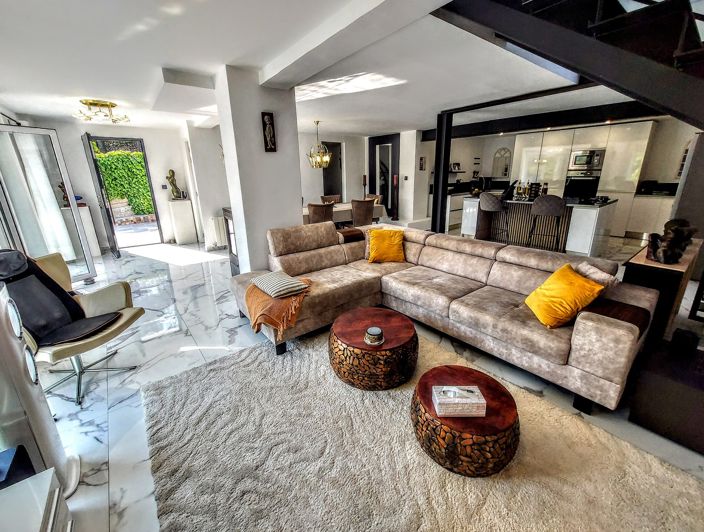 Image No.5-4 Bed Villa for sale