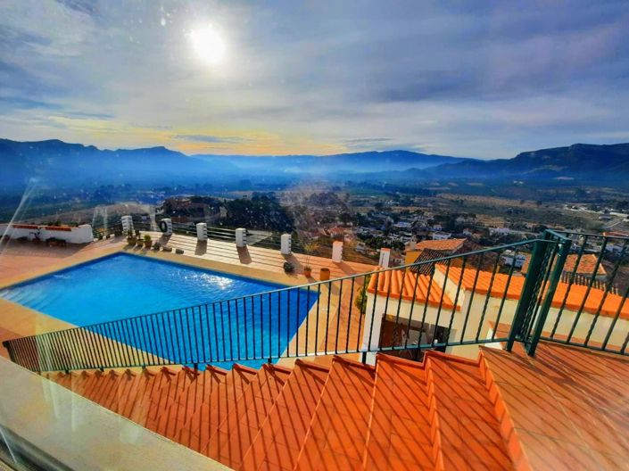 Image No.2-3 Bed Villa for sale