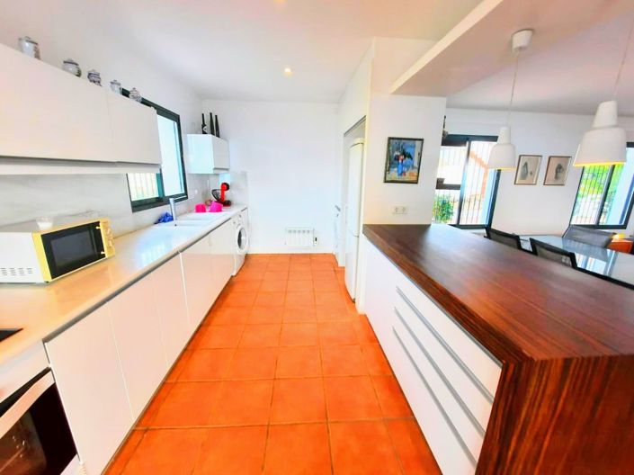 Image No.21-3 Bed Villa for sale