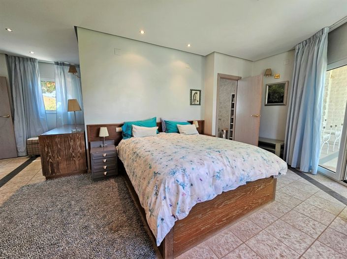 Image No.10-5 Bed Villa for sale