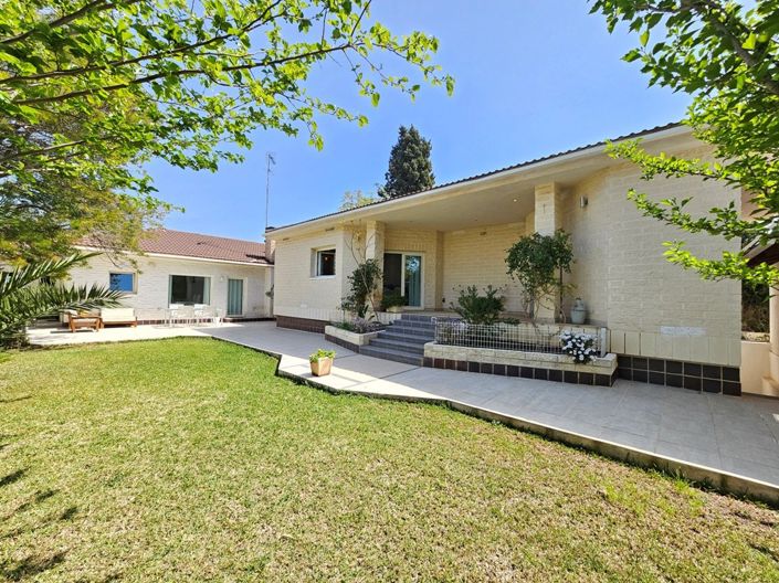 Image No.2-Villa de 5 chambres à vendre à La Pobla de Vallbona