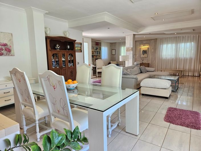 Image No.5-Villa de 5 chambres à vendre à La Pobla de Vallbona