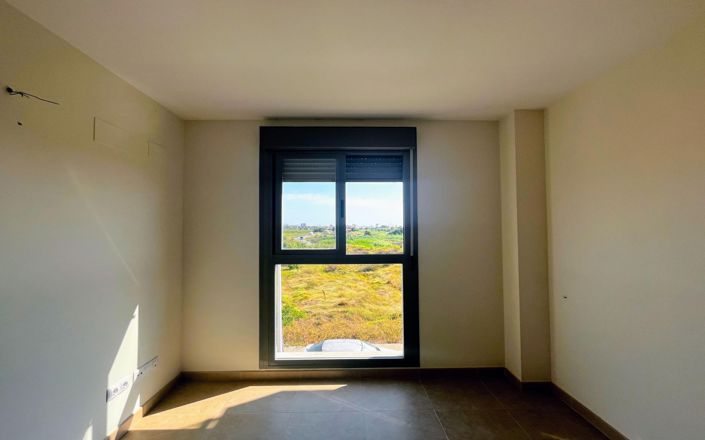 Image No.12-2 Bed Property for sale