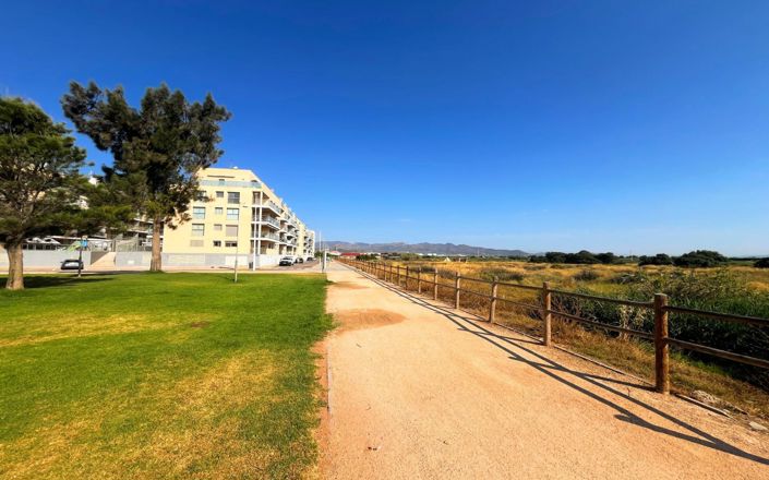 Image No.25-2 Bed Property for sale