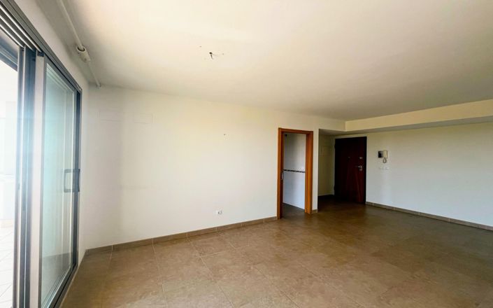 Image No.3-2 Bed Property for sale