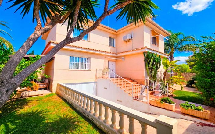 Image No.3-Villa de 4 chambres à vendre à La Pobla de Vallbona