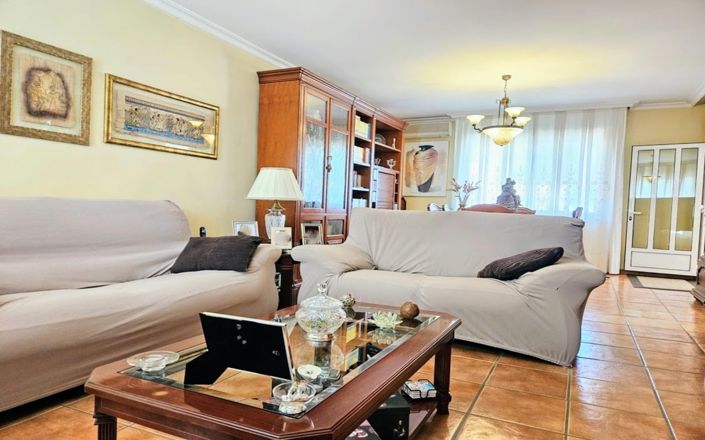 Image No.7-Villa de 4 chambres à vendre à La Pobla de Vallbona