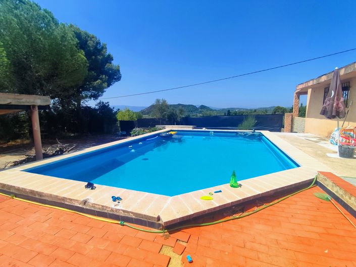 Image No.2-6 Bed Villa for sale