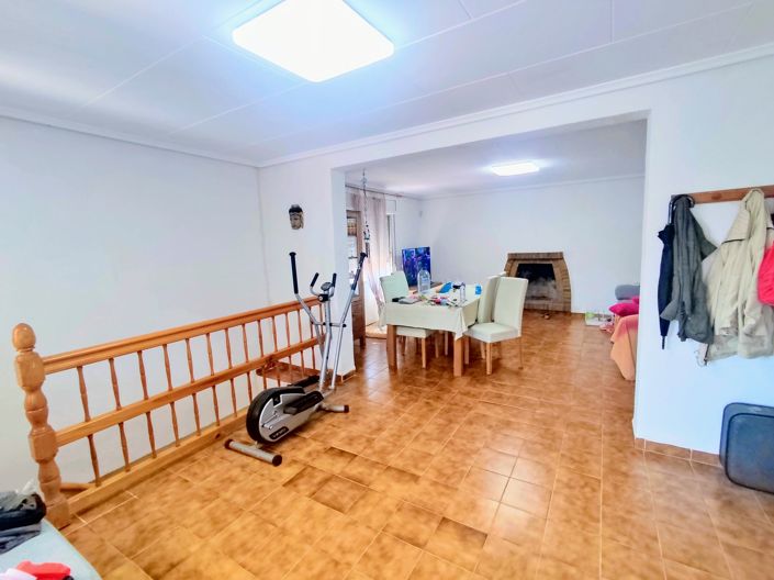 Image No.3-6 Bed Villa for sale