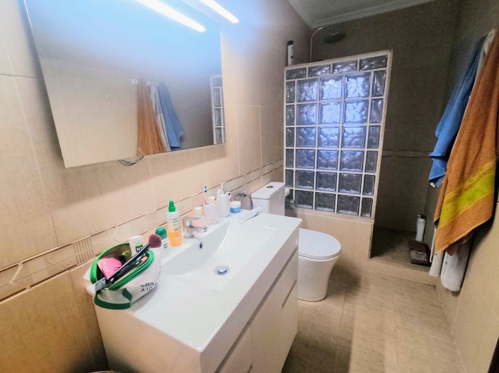 Image No.8-6 Bed Villa for sale