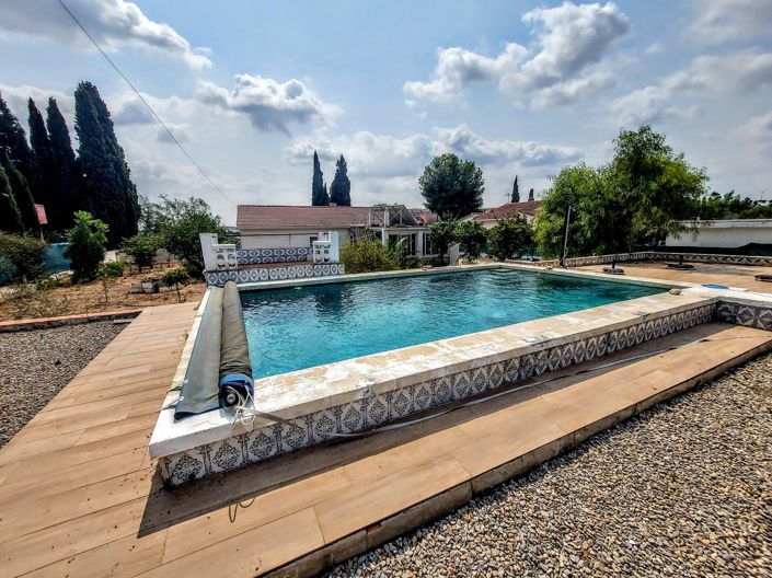 Image No.1-4 Bed Villa for sale