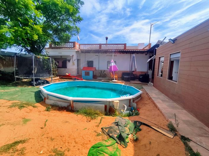 Image No.1-3 Bed Villa for sale