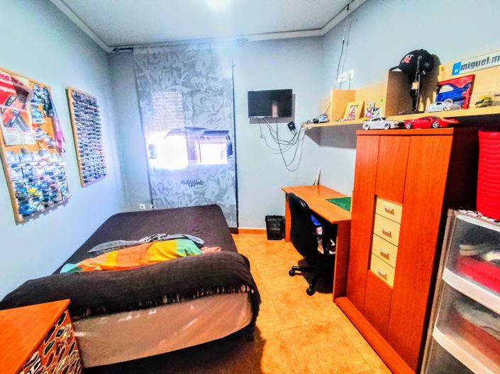 Image No.14-3 Bed Townhouse for sale