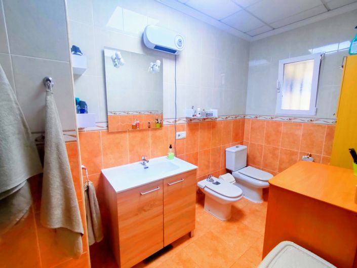 Image No.16-3 Bed Townhouse for sale