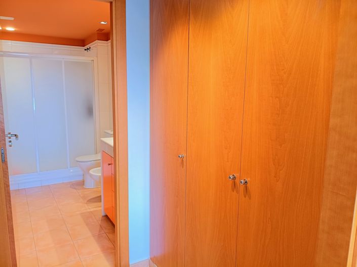 Image No.10-4 Bed Townhouse for sale