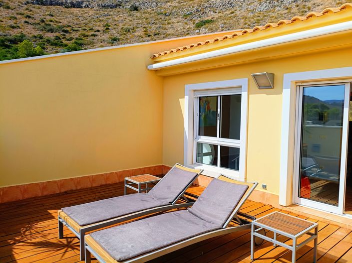 Image No.17-4 Bed Townhouse for sale