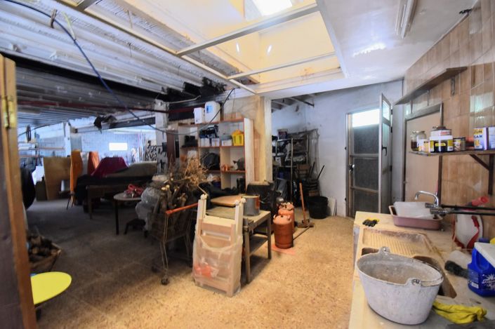 Image No.15-17 Bed Villa for sale