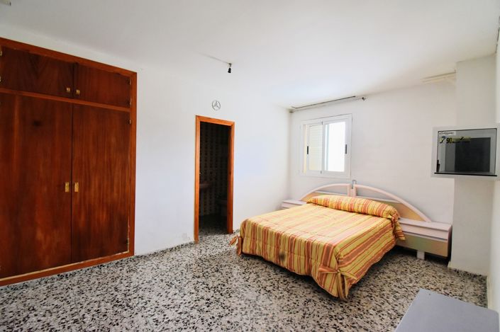 Image No.16-17 Bed Villa for sale