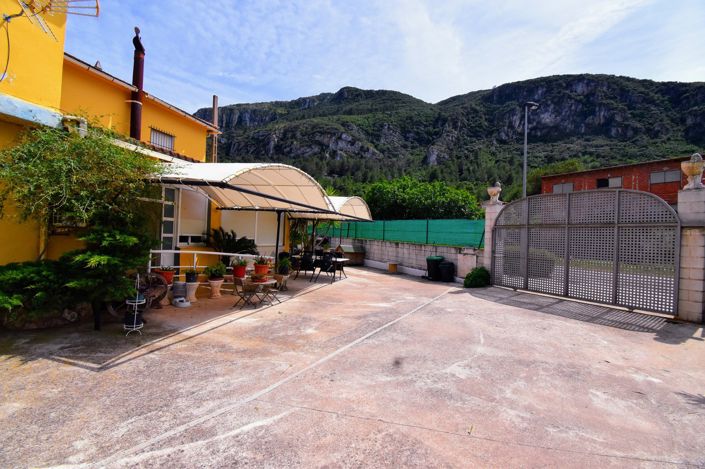 Image No.32-17 Bed Villa for sale