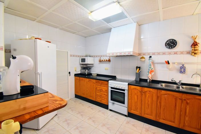 Image No.4-17 Bed Villa for sale