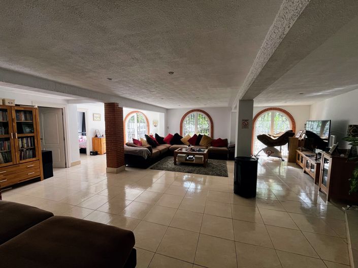 Image No.14-5 Bed Villa for sale