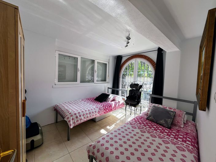 Image No.17-5 Bed Villa for sale