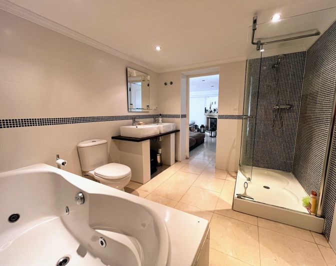 Image No.22-5 Bed Villa for sale